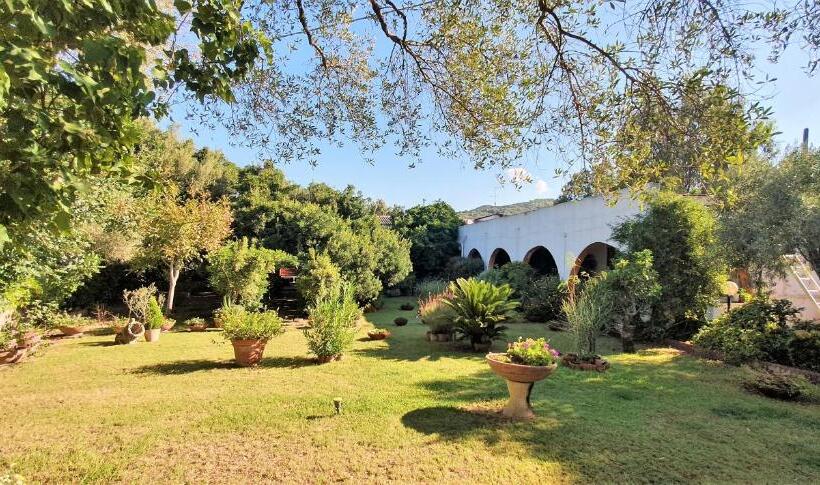 اتاق استاندارد, B&b Su Narboni Mannu E4247