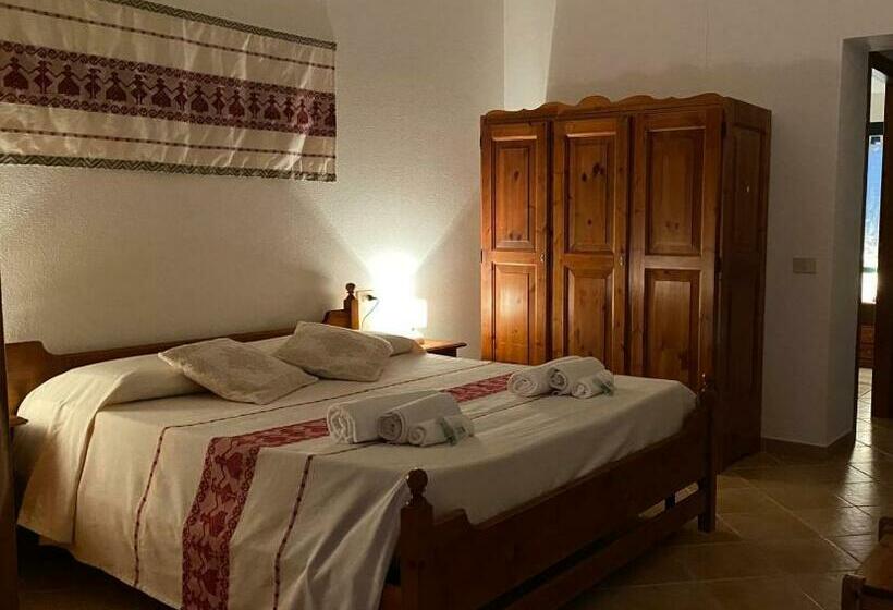 اتاق لوکس, Agriturismo Lu Branu