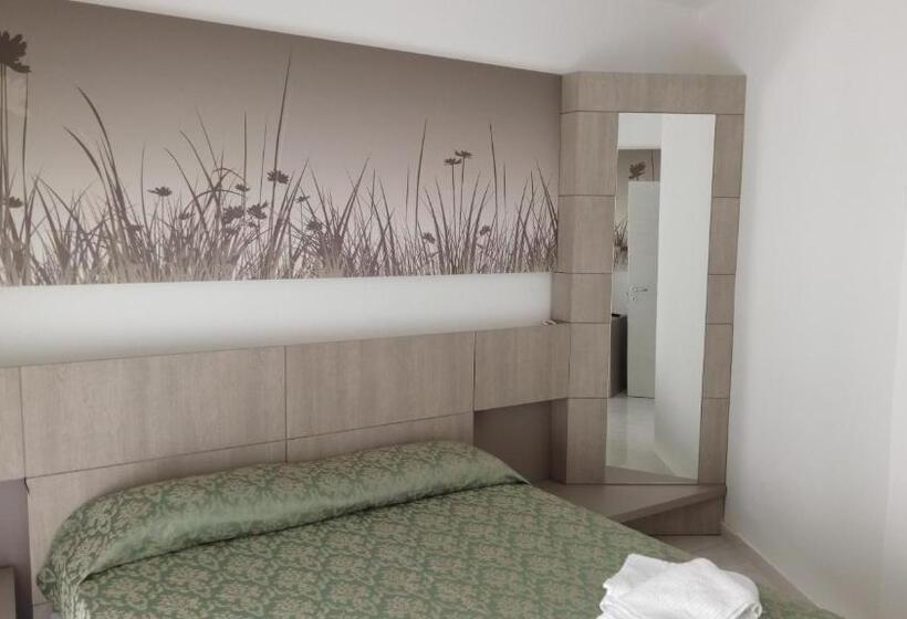 اتاق لوکس چهار تخته, La Terrazza Sul Mare