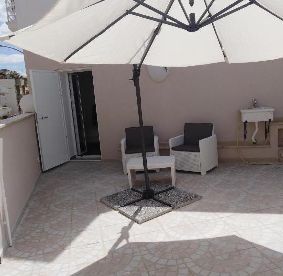 اتاق استاندارد با تراس, Domus Al Corso B&b