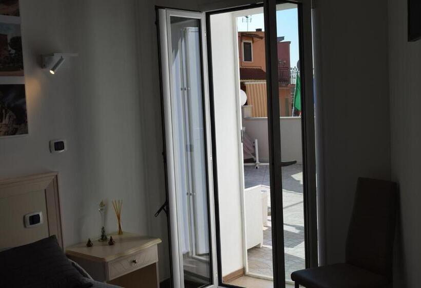 اتاق استاندارد با تراس, Domus Al Corso B&b