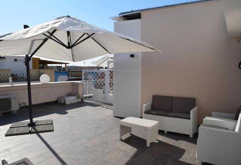 Superior Room with Terrace, Domus Al Corso B&b