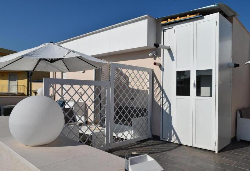 Superior Room with Terrace, Domus Al Corso B&b