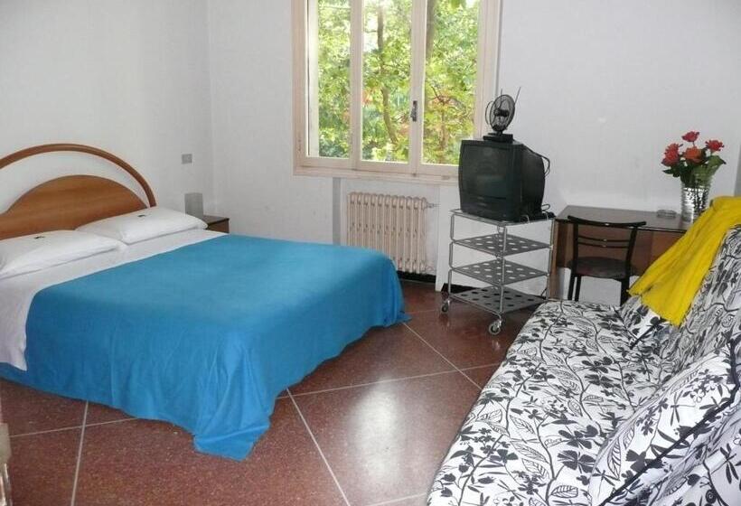 اتاق استاندارد, Triana E Tyche
