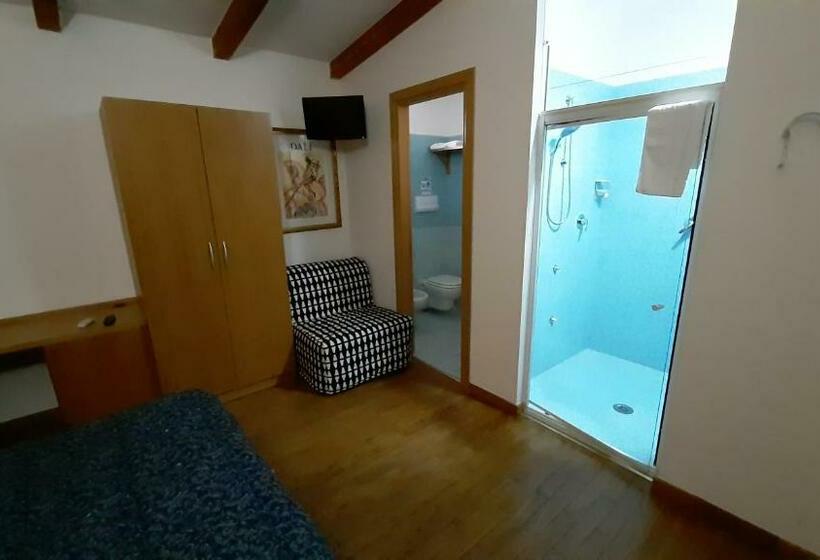 اتاق استاندارد سه نفره, Villa Mola Bed And Breakfast