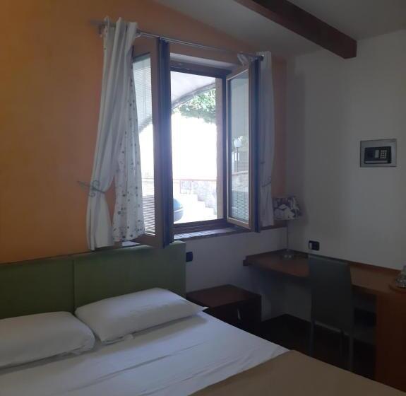 اتاق استاندارد سه نفره, Villa Mola Bed And Breakfast