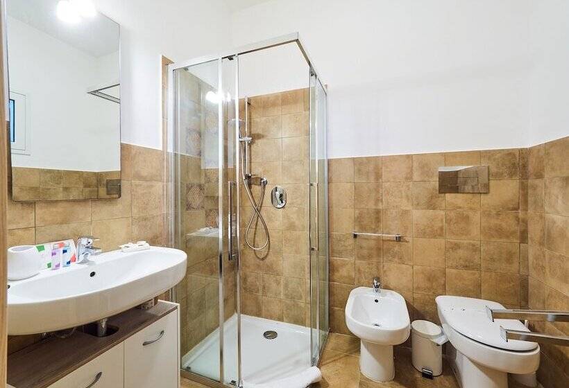 اتاق سوپریور با چشم‌انداز دریا, B&b Il Varo A Mare