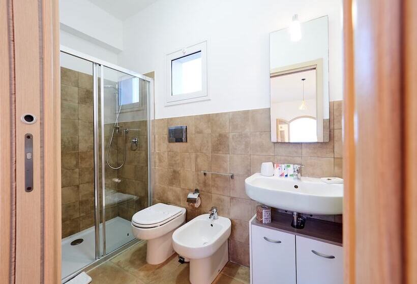 اتاق سوپریور با چشم‌انداز دریا, B&b Il Varo A Mare