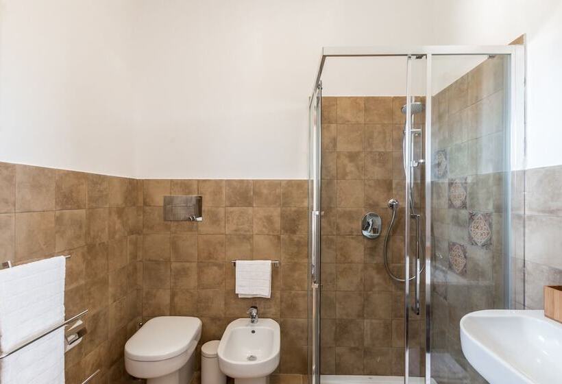 اتاق سوپریور با چشم‌انداز دریا, B&b Il Varo A Mare