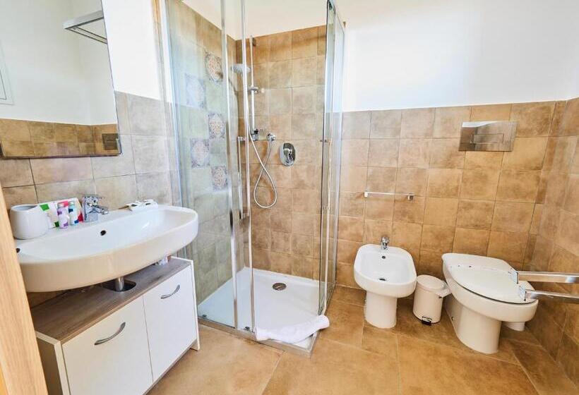 اتاق سوپریور با چشم‌انداز دریا, B&b Il Varo A Mare