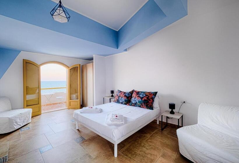 اتاق سوپریور با چشم‌انداز دریا, B&b Il Varo A Mare