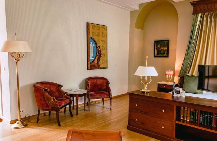 اتاق سوپریور, Grand Hotel Karel V