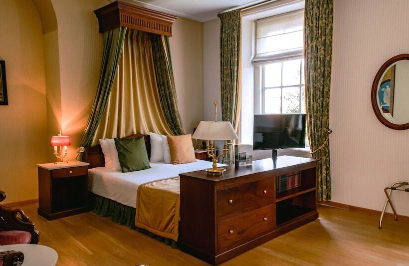 اتاق سوپریور, Grand Hotel Karel V