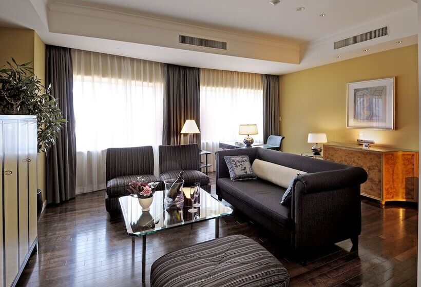 مجموعه ویستا شهر, Ana Crowne Plaza Hotel Grand Court Nagoya, An Ihg