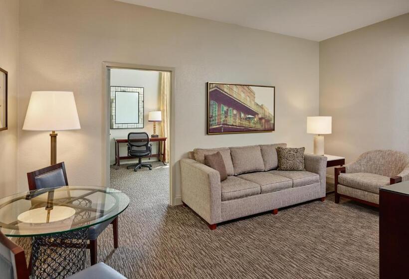 Suite Cama King, Astor Crowne Plaza New Orleans French Quarter