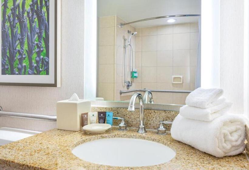 اتاق لوکس با تخت بزرگ, Astor Crowne Plaza  Corner Of Bourbon Street