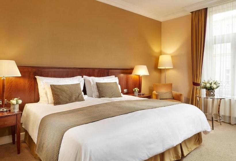 Superior Room King Size Bed, Corinthia  Budapest