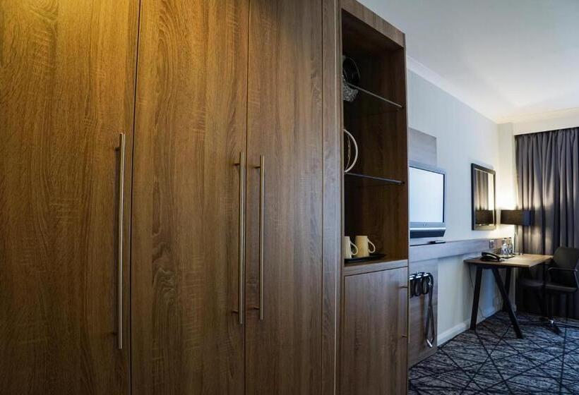 Club Room King Bed, Crowne Plaza Liverpool City Centre, An Ihg
