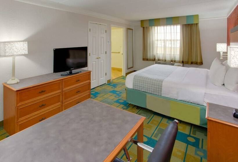 اتاق لوکس, La Quinta Inn By Wyndham Pittsburgh Airport