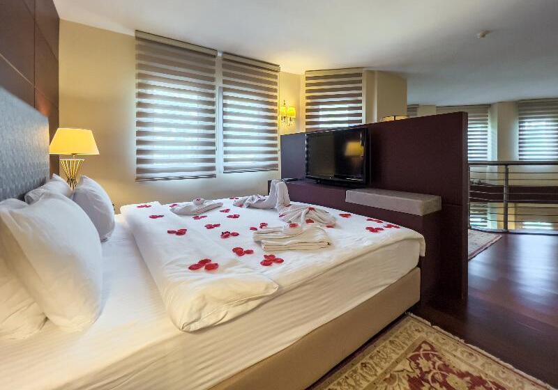 سوئیت پرزیدنت, Spa Hotel Colossae Thermal