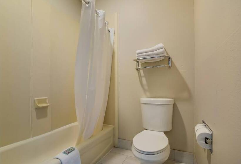 سوییت, Surestay Plus Hotel By Best Western Topeka