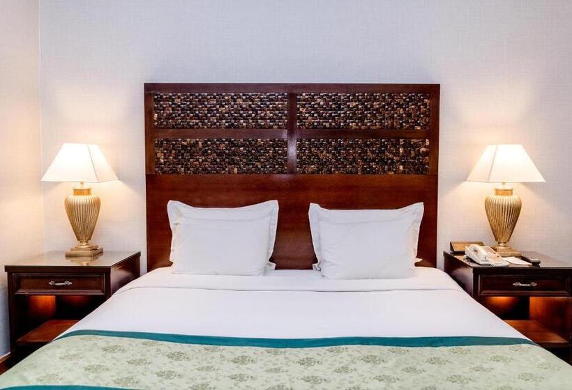 اتاق لوکس با تخت بزرگ, Renai Hotel Kota Bahru
