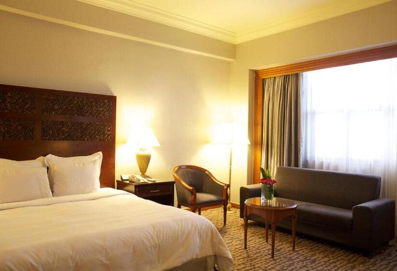 اتاق لوکس با تخت بزرگ, Renai Hotel Kota Bahru