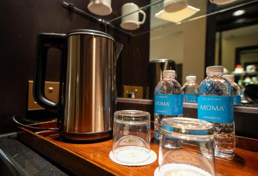 اتاق اجرایی با تخت بزرگ, Renai Hotel Kota Bahru