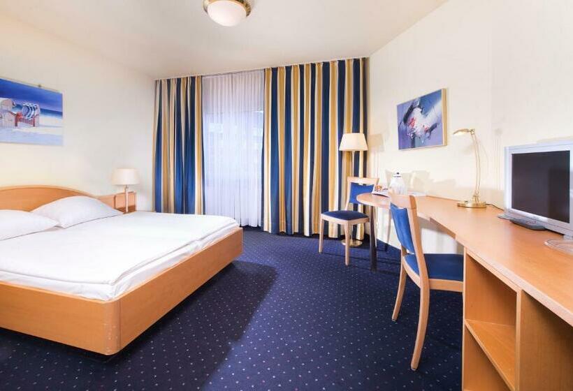 Chambre Standard Individuelle, Tryp By Wyndham Luebeck Aquamarin