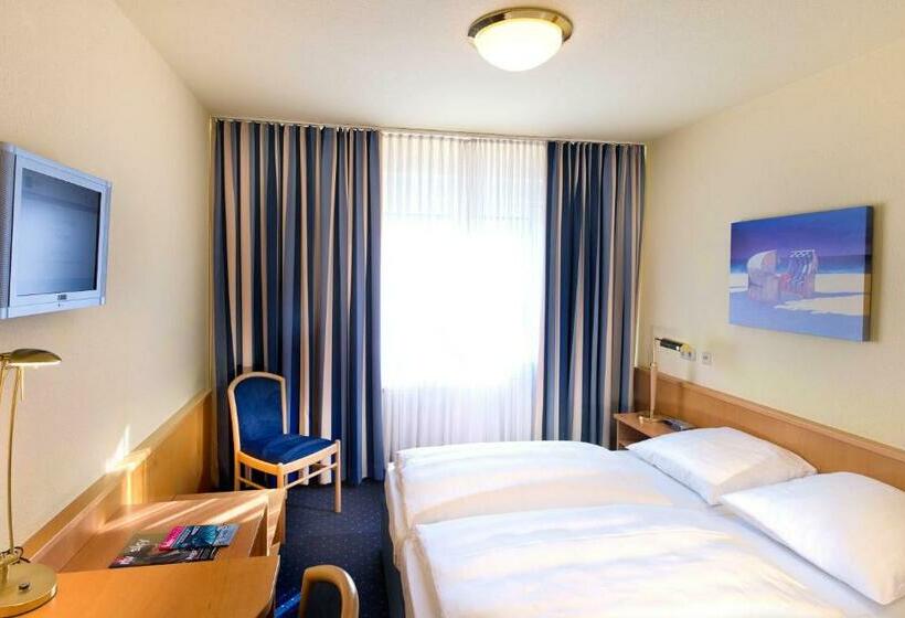 Standaard Driepersoonskamer, Tryp By Wyndham Luebeck Aquamarin