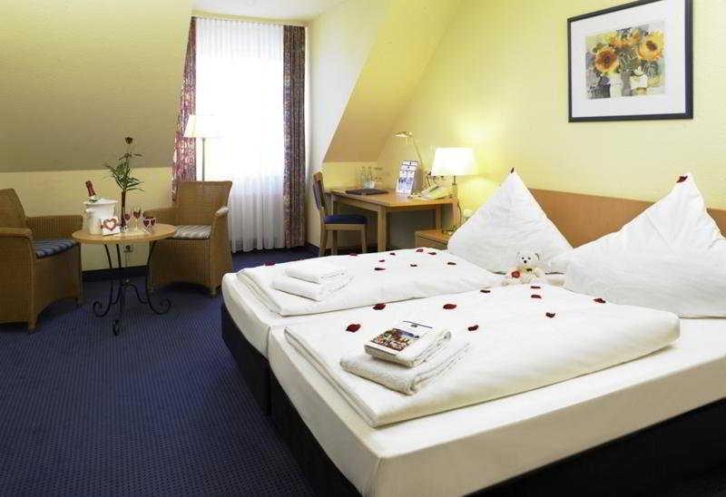 اتاق استاندارد یک نفره, Tryp By Wyndham Luebeck Aquamarin