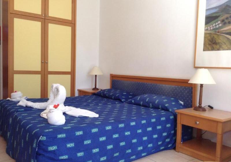 اتاق استاندارد, Paphos Gardens Holiday Resort