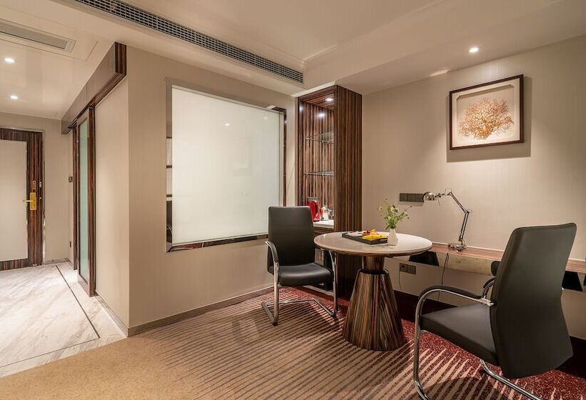 Suite, Suning Universal Hotel All Suites