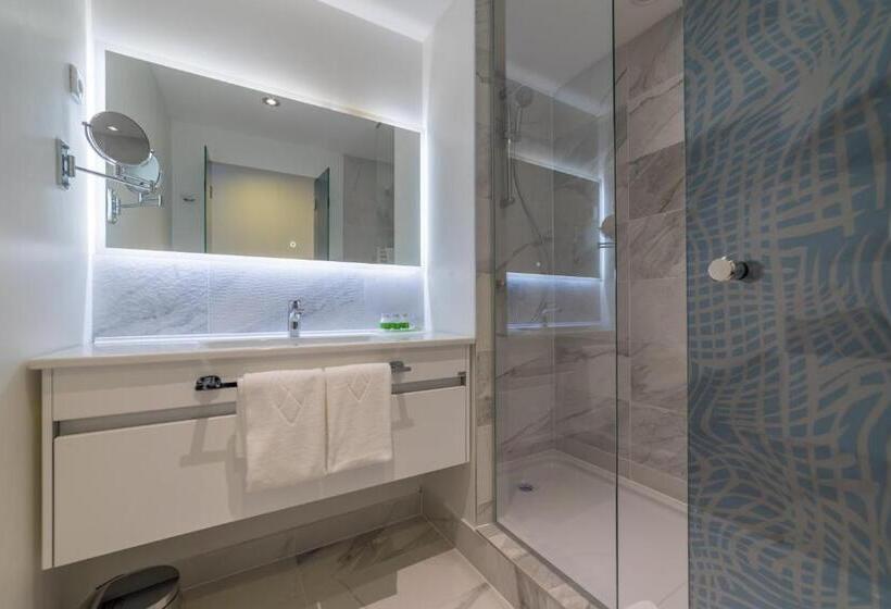 اتاق خانوادگی تودرتو, Amadria Park Family Hotel Jakov