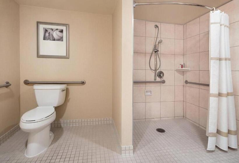 سوئیت برای معلولان, Anaheim Marriott Suites