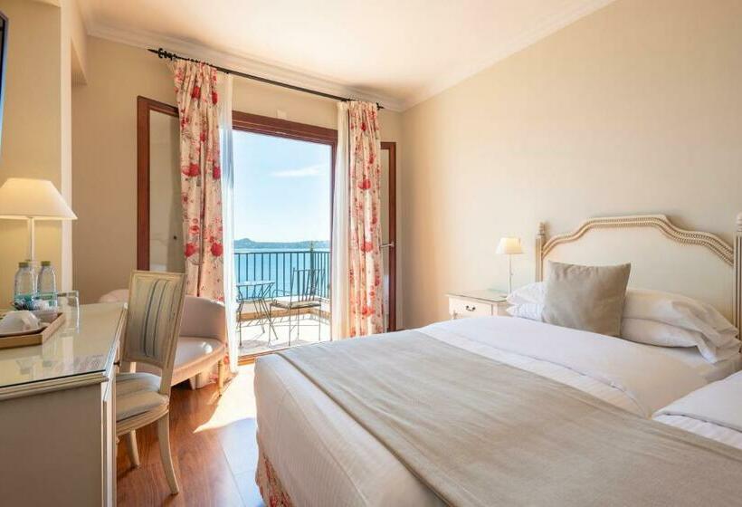 חדר סופריור עם נוף לים ומרפסת, Cala Fornells