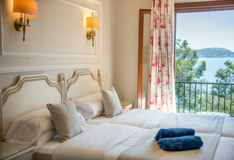 Superior Room Sea View with Balcony, Cala Fornells