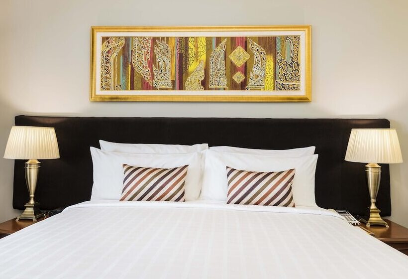 اتاق کلاب, Chatrium Royal Lake Yangon
