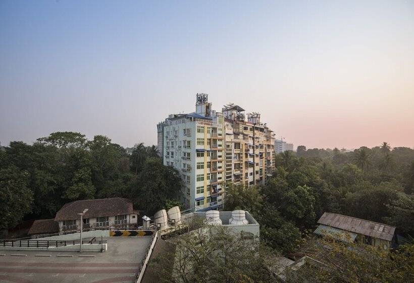 سوئیت کلاب, Chatrium Royal Lake Yangon
