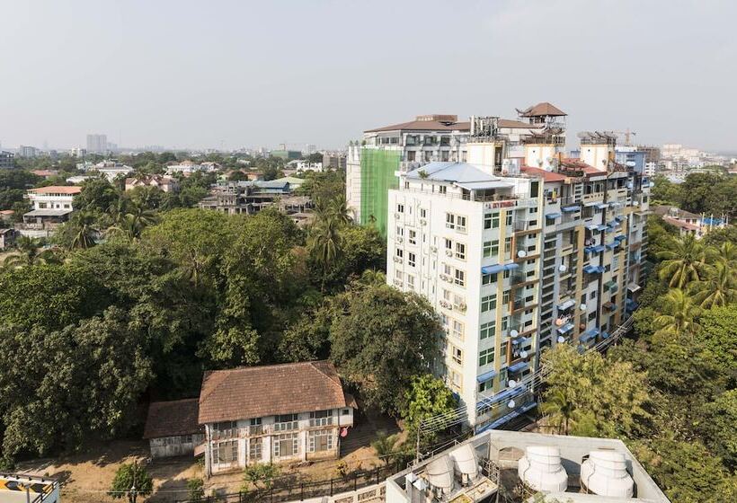 اتاق لوکس با چشم‌انداز شهر, Chatrium  Royal Lake Yangon