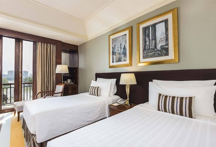 اتاق لوکس با چشم‌انداز باغ, Chatrium Royal Lake Yangon