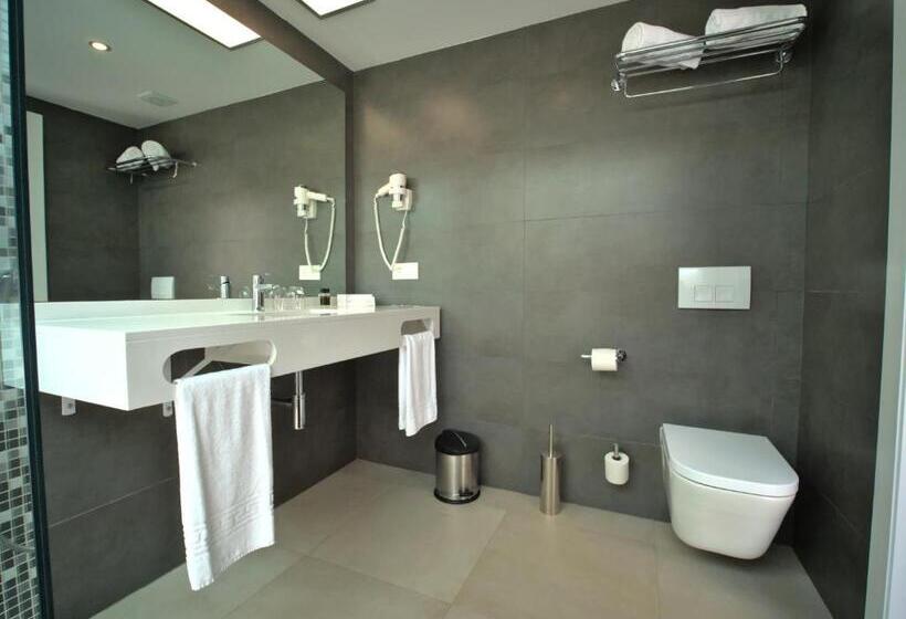 デラックススイート, Hotel Taimar