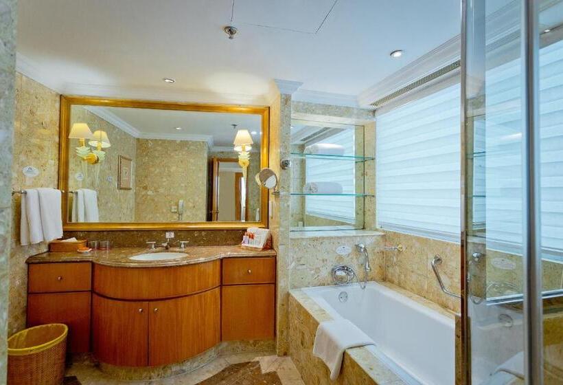 سوئیت با تخت بزرگ, Crowne Plaza Qingdao, An Ihg