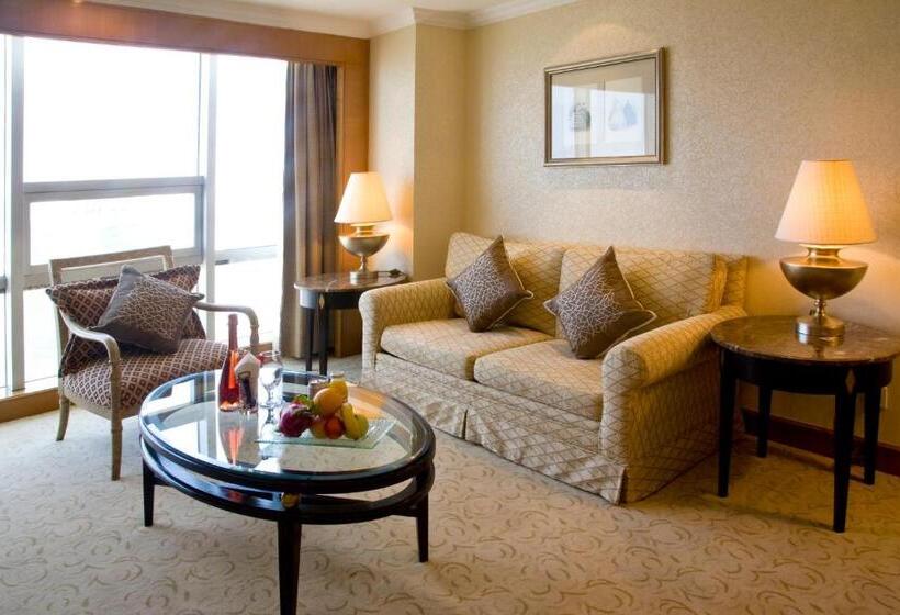 سوئیت اجرایی با تخت کینگ, Crowne Plaza Qingdao, An Ihg