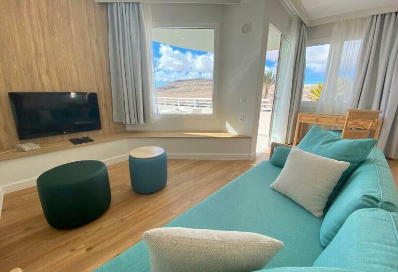 Junior Suite, Esmeralda Maris By Livvo
