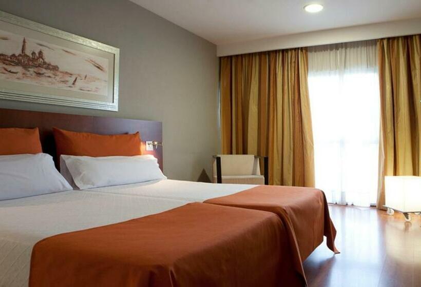 Superior Room with Terrace, Eurohotel Barcelona Granvia Fira