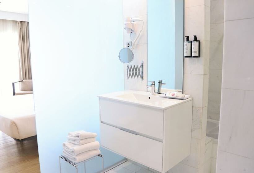 Superior Room with Terrace, Eurohotel Barcelona Granvia Fira