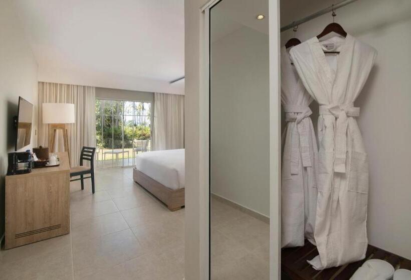 اتاق استاندارد با چشم‌انداز باغ, Wyndham Alltra Samana All Inclusive Resort