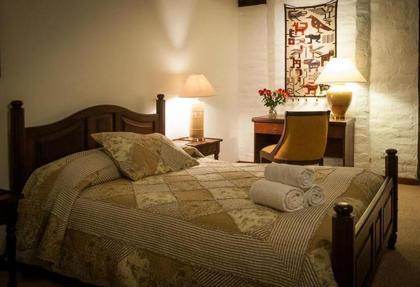 Standard Single Room, Hacienda Abraspungo