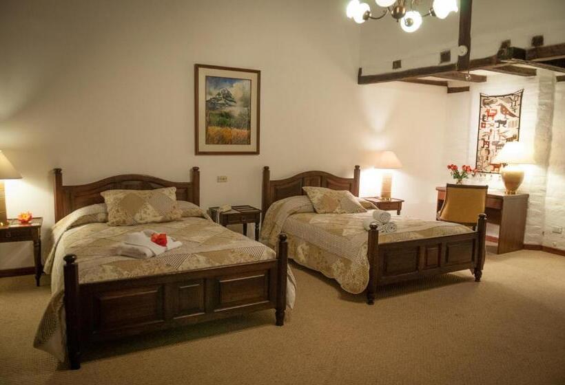 Standard Triple Room, Hacienda Abraspungo